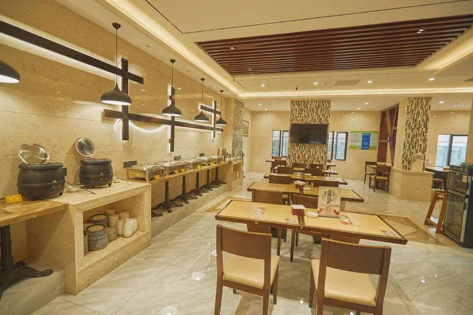 Wuhu Garden Lake View Hotel (Zhongshan Road Pedestrian Street) Hotel in Nanjing