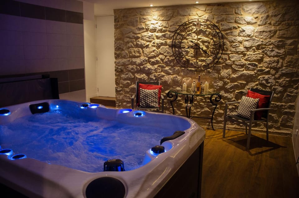 Hot tub