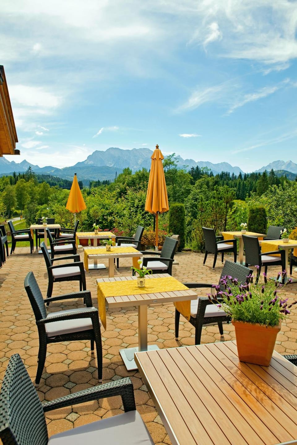 Landhotel zum Bad Hotel in Mittenwald