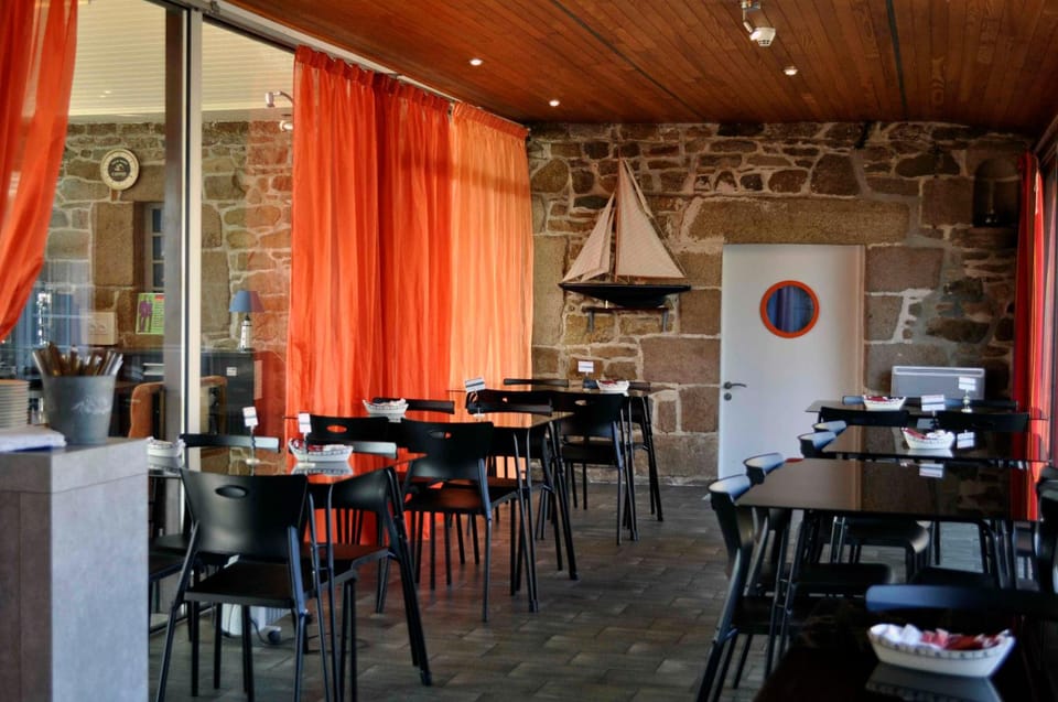 Citotel Les Sternes Hotel in Louannec
