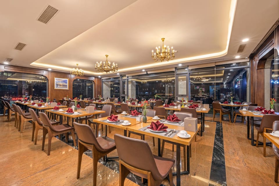 Golden Lotus Hotel Da Nang - Rooftop Bar Sea View Hotel in Da Nang