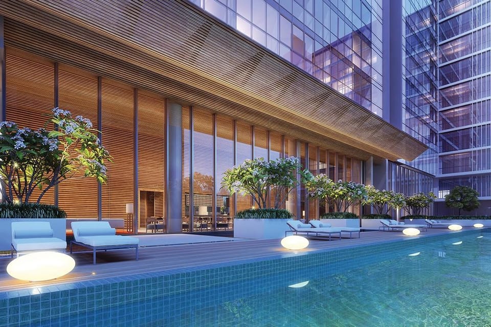 Swimming pool [outdoor]