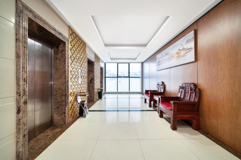 Four Seasons Qingteng Hotel (Outlet Airport) Hotel in Zhejiang