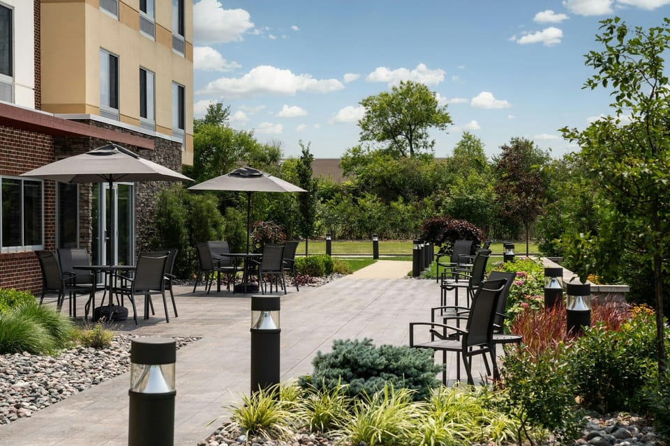 Fairfield by Marriott Inn & Suites Cleveland Tiedeman Road Hotel in Brooklyn