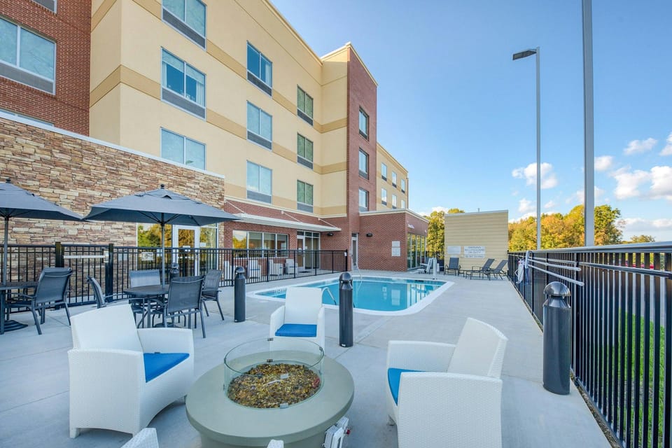Fairfield by Marriott Inn & Suites Charlotte Belmont Hotel in Belmont