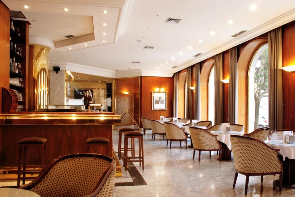 Bar/lounge