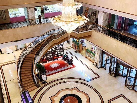 Golden Lun Hotel Hotel in China