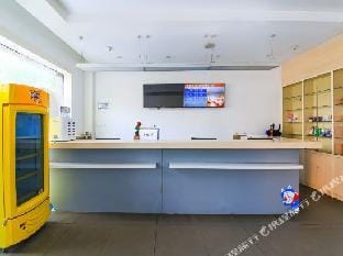 Montai Hotel (Kunshan Huaqiao Subway Station Xinlong Plaza) Hotel in Shanghai