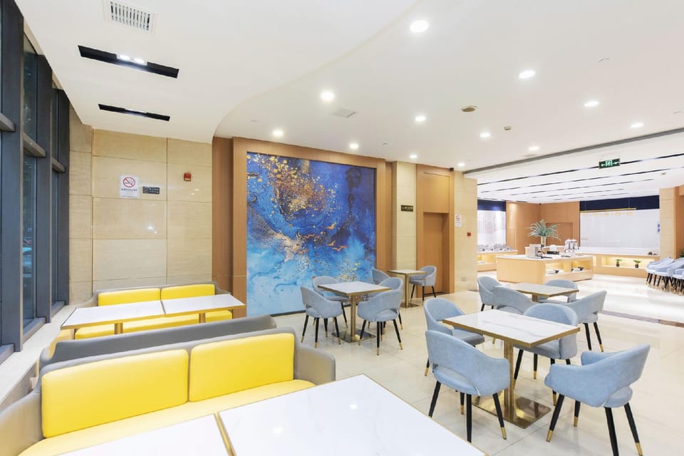 Huali Hotel (Kunshan Golden Eagle International Shopping Center) Hotel in Shanghai