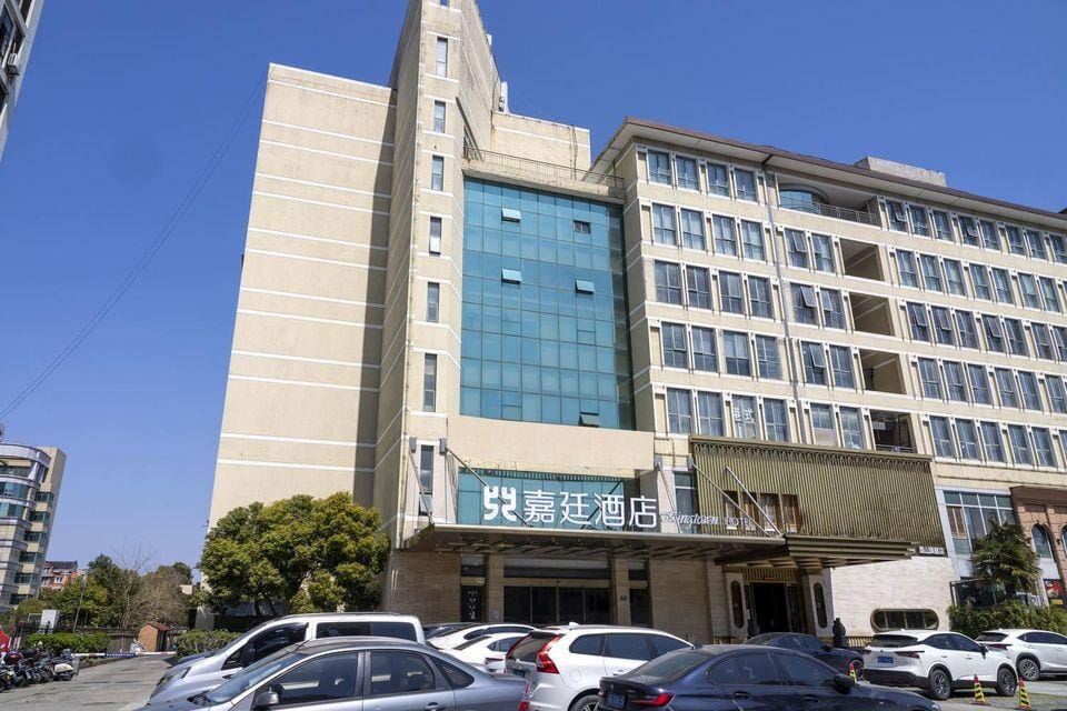 Lanting Hotel (MixC Baimajing Road Metro Station Branch ) Hotel in Shanghai