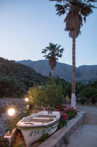 Rykinthos studios Hotel in Crete