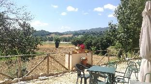 Appto Iris 3 Bedrooms,2 Bath, Living Room 11 Pax Hotel in Umbria