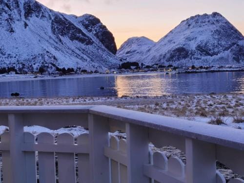 BanPim Beachside Lofoten Lodge in Lofoten