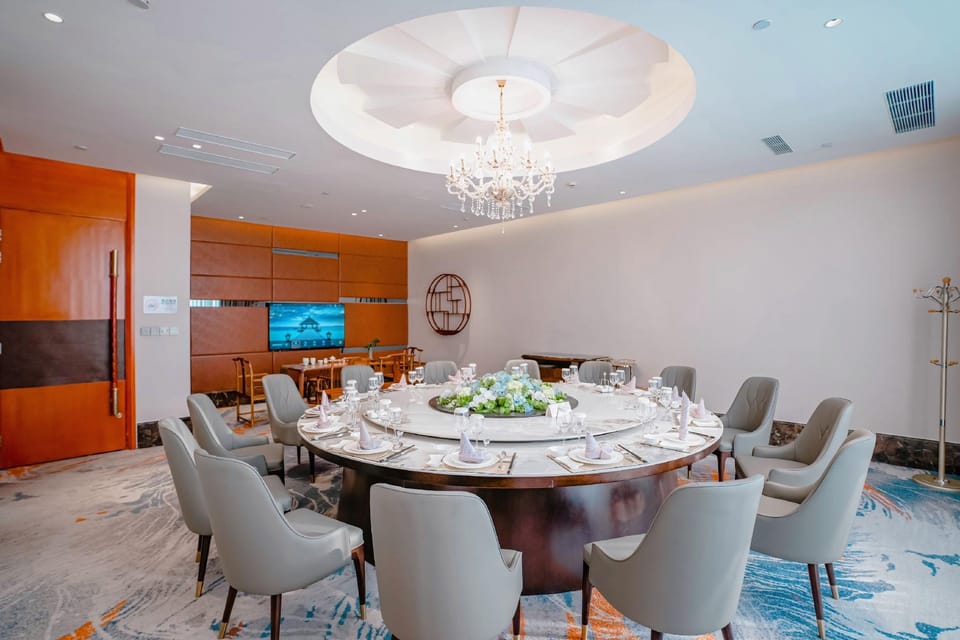 Phoenix Lake Tianquan Hotel Hotel in Chengdu