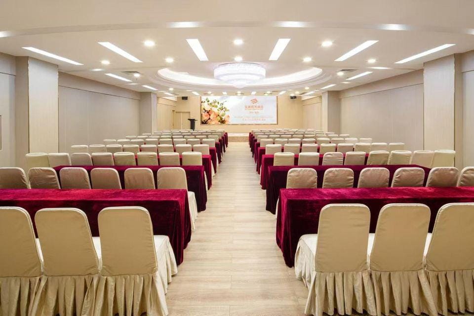 New Traders Hotel Hotel in Shenzhen