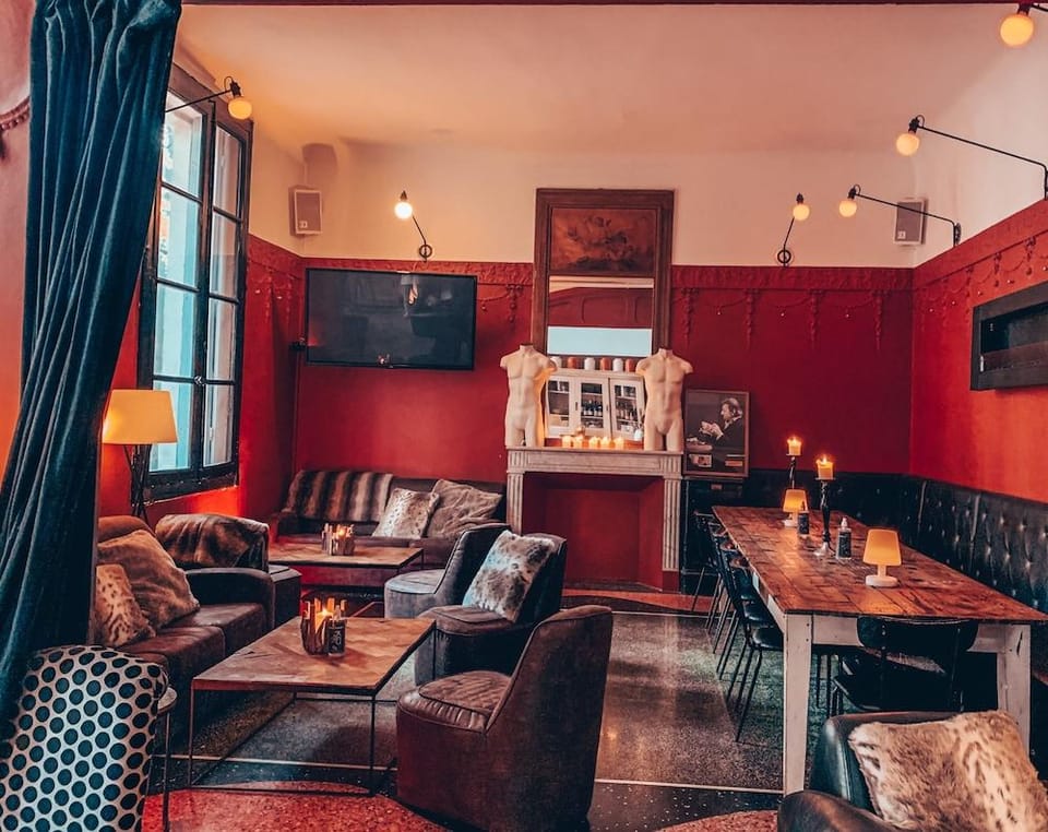 Royal Hotel Hotel in Nimes