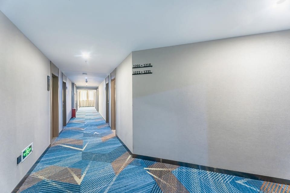 Duojiangnan Hotel (Yintai Department Store, Linping Pedestrian Street, Hangzhou) Hotel in Hangzhou