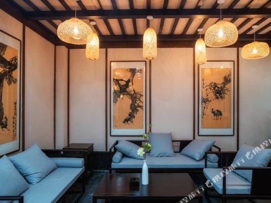 Cloud Four Seasons Homestay (Yangzhou Slender West Lake Daming Temple) Hotel in Jiangsu