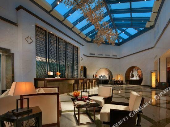 Slender West Lake Hot Spring Resort Yangzhou Hotel in Jiangsu