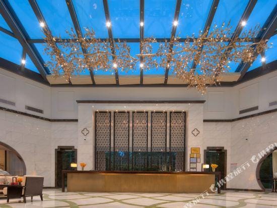 Slender West Lake Hot Spring Resort Yangzhou Hotel in Jiangsu