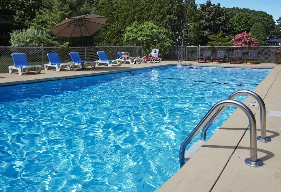The Lodge at Turbat's Creek Motel in Kennebunkport