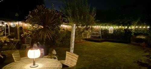 Debonair bnb @33 Hotel in England