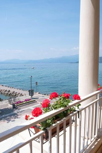 Hotel Vela D'oro ***S Hotel in Bardolino