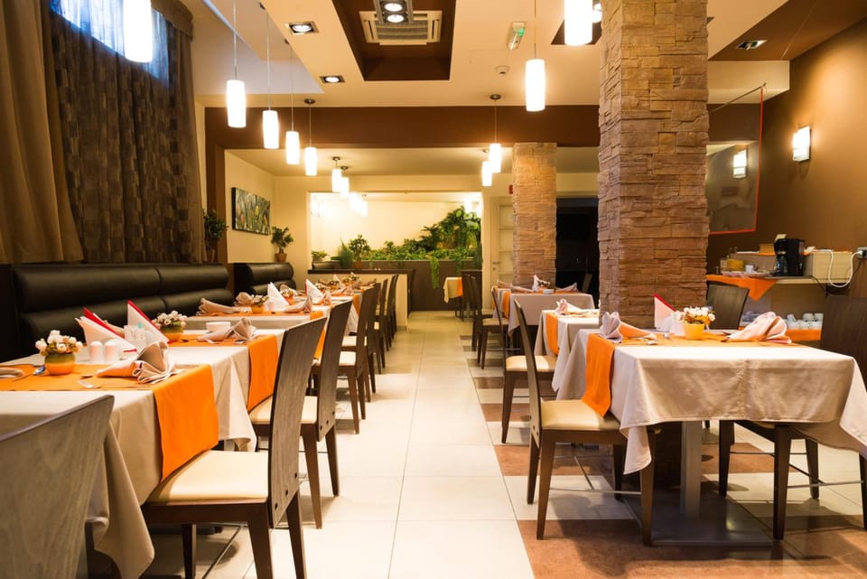 Garni Hotel Vigor - EV station Hotel in Novi Sad