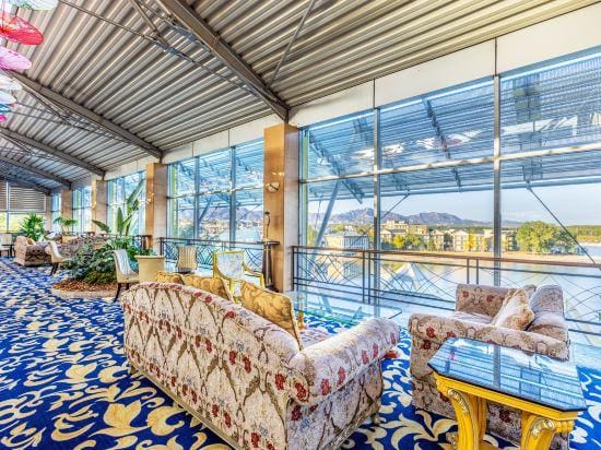Beijing Sky-Line Resort Hotel in Beijing