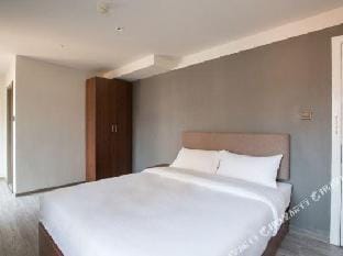 CJIA Apartment (Shanghai Jinshajiang Road Subway Station) Hotel in Shanghai