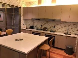 CJIA Apartment (Shanghai Jinshajiang Road Subway Station) Hotel in Shanghai
