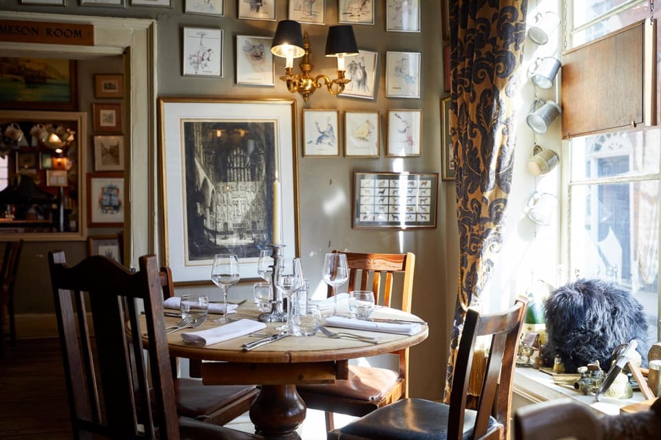 Wykeham Arms Hotel in Winchester