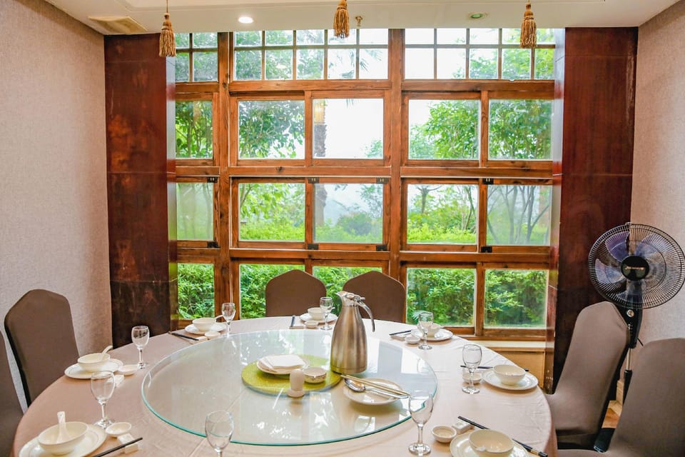 Yulongshan Dong Spring Resort Hotel in Zhejiang