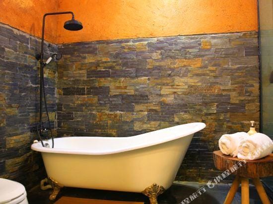 Moganshan Mountain Cat Inn Hotel in Zhejiang