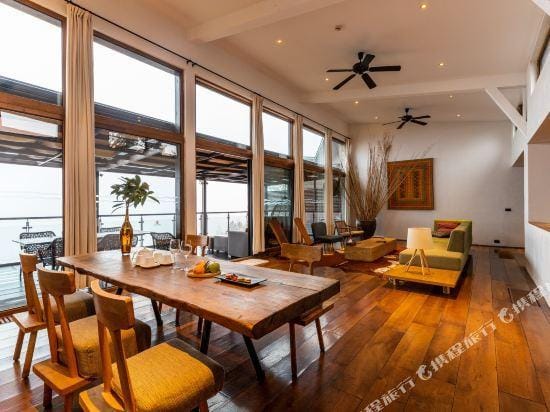 naked Stables Resort Hotel in Hangzhou