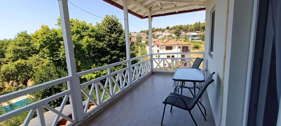 Makis House Hotel in Halkidiki