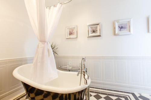 St Andrews House Hotel in Ballater