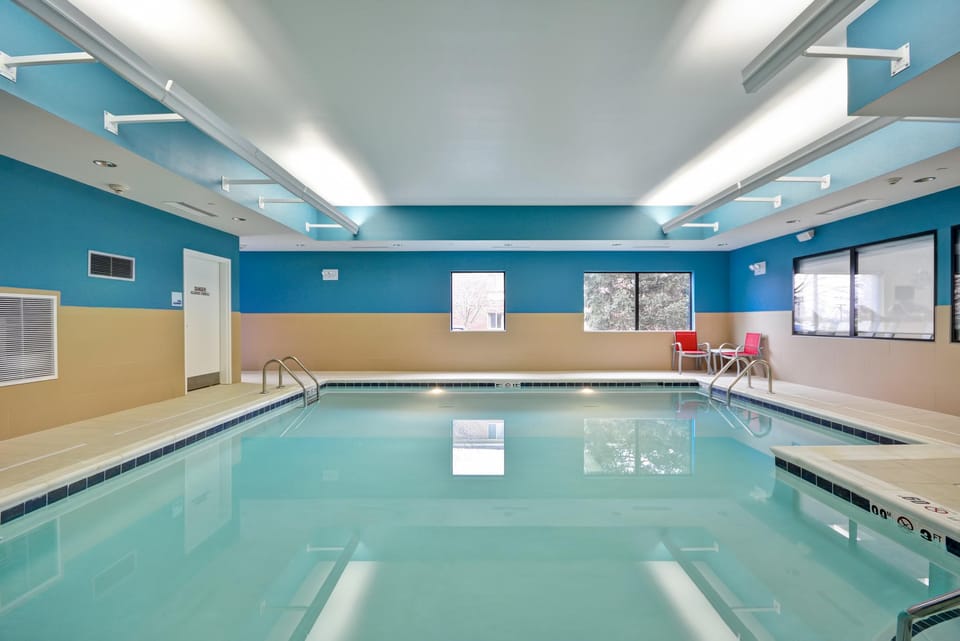 Holiday Inn Express Evansville By IHG Hotel in Evansville