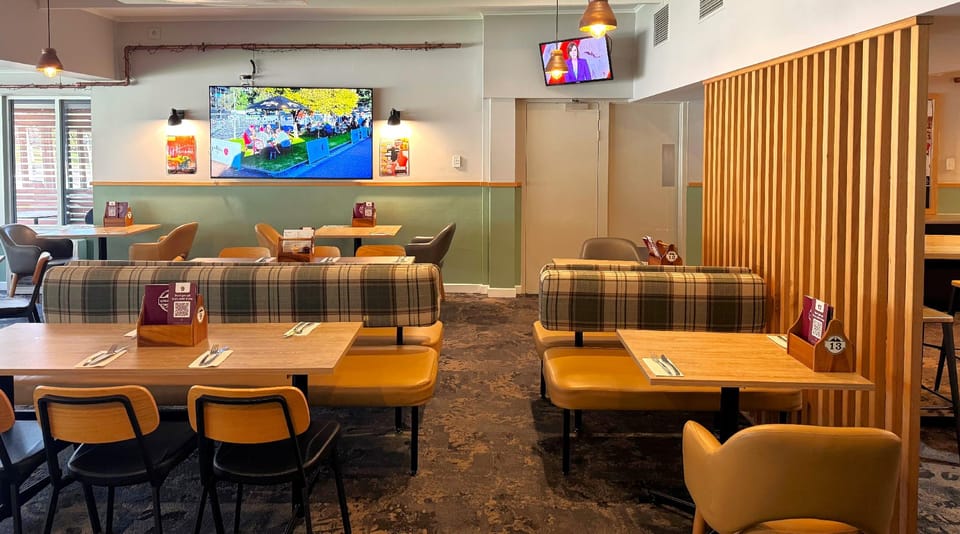 Adelaide Royal Coach Hotel in Adelaide