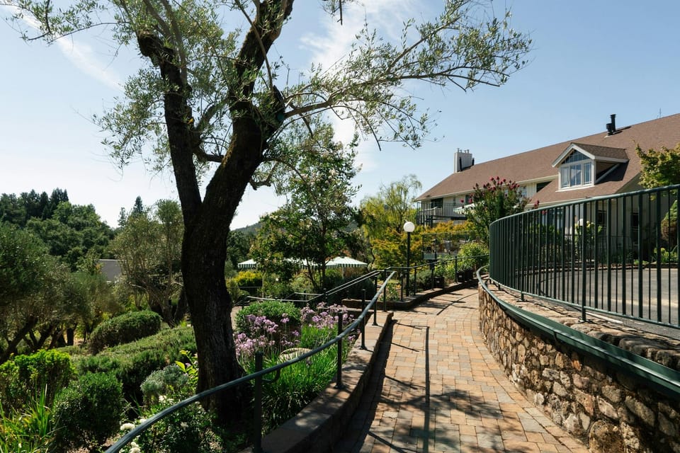 Le Petit Pali St Helena Hotel in Napa Valley