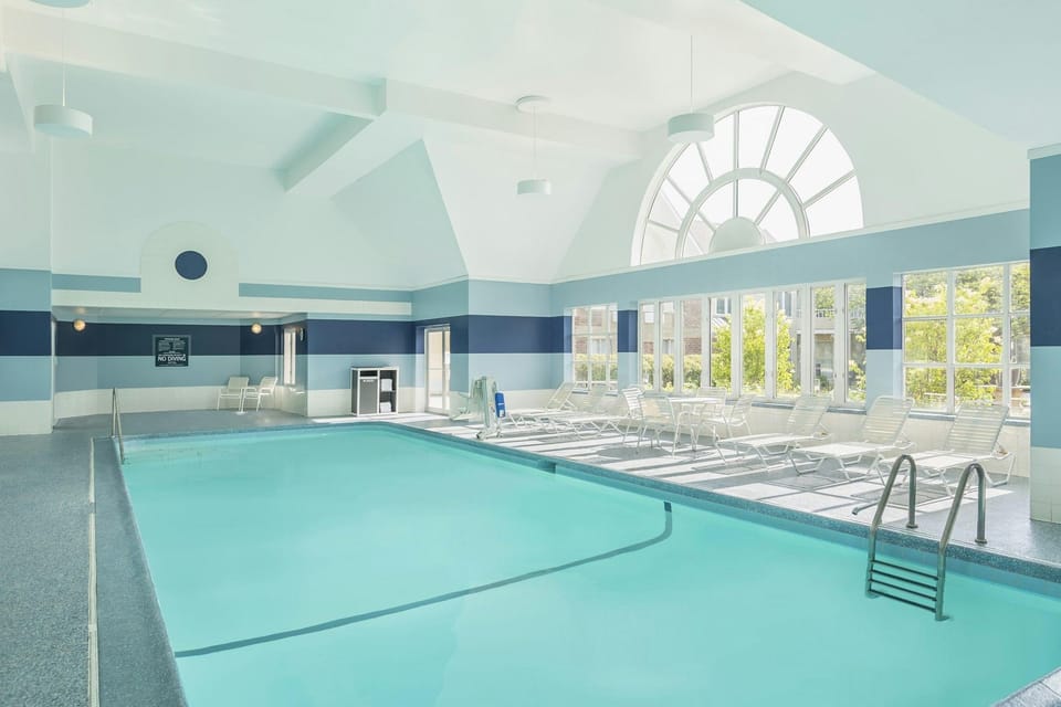 Four Points by Sheraton Buffalo Grove Hotel in Wheeling