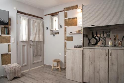 Studio Cozy - In the Heart of Skyros Village Hotel in Euboea