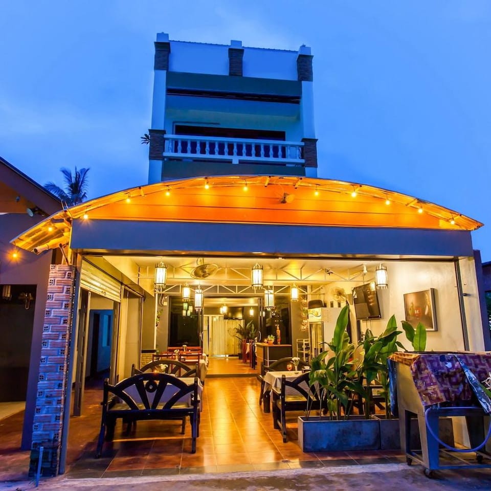 Hugs Guesthouse Hostel in Sala Dan