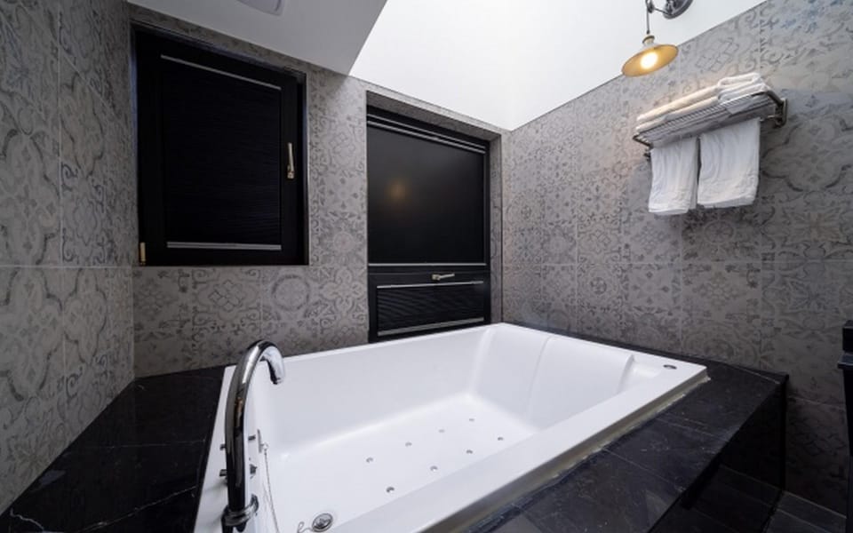 Yeoksam Premier Hotel XYM  Motel in Seoul