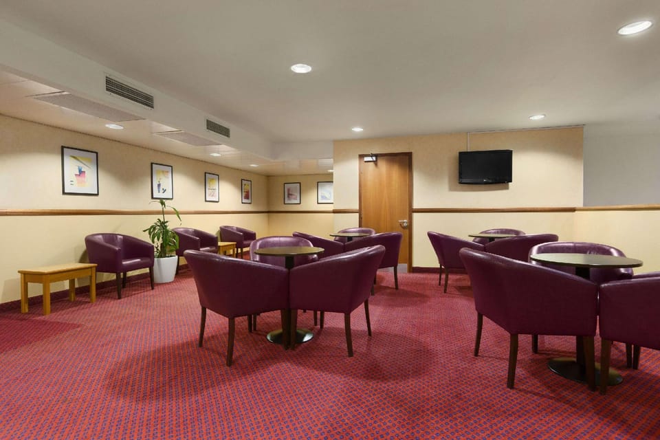 Days Inn by Wyndham Stevenage North Hotel in South Cambridgeshire District