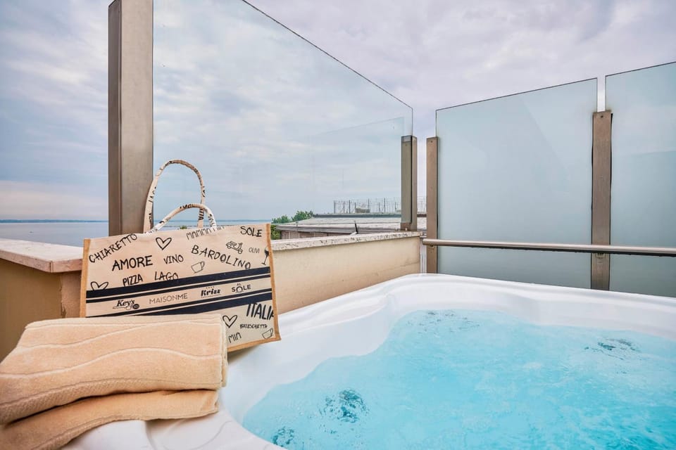 Kriss Internazionale Hotel Hotel in Bardolino