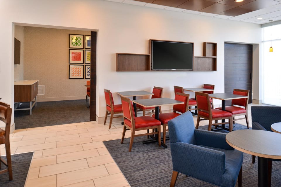 Holiday Inn Express & Suites Southgate - Detroit Area By IHG Hotel in Southgate
