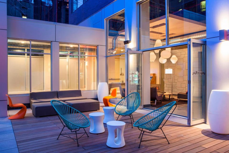 Bar/lounge