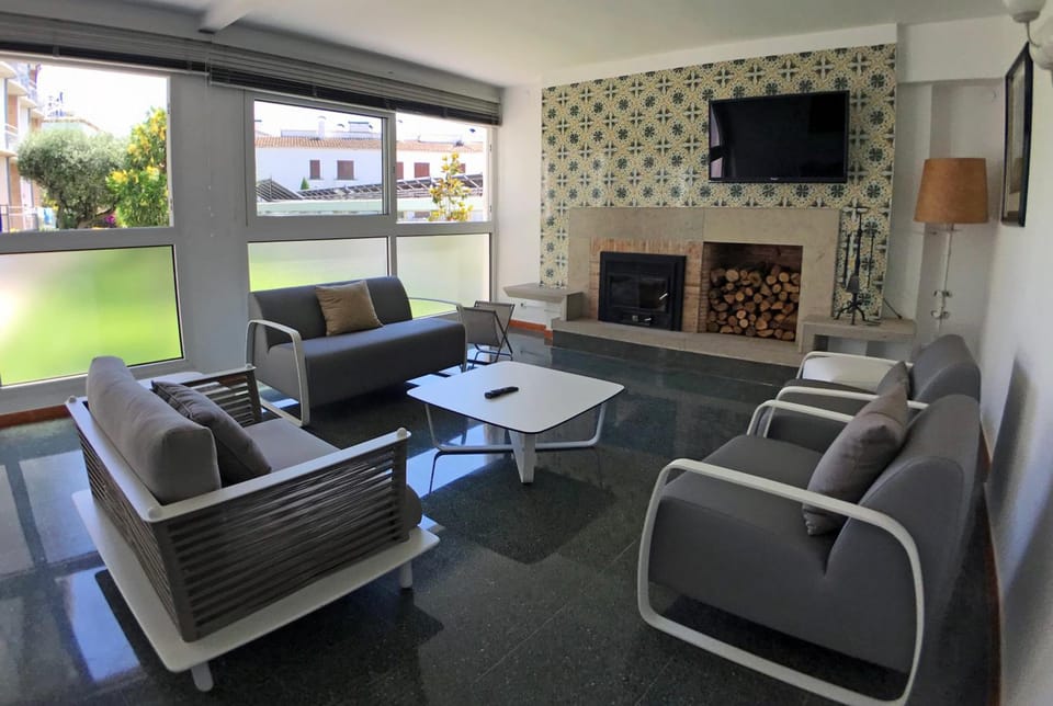 Shared lounge/TV area