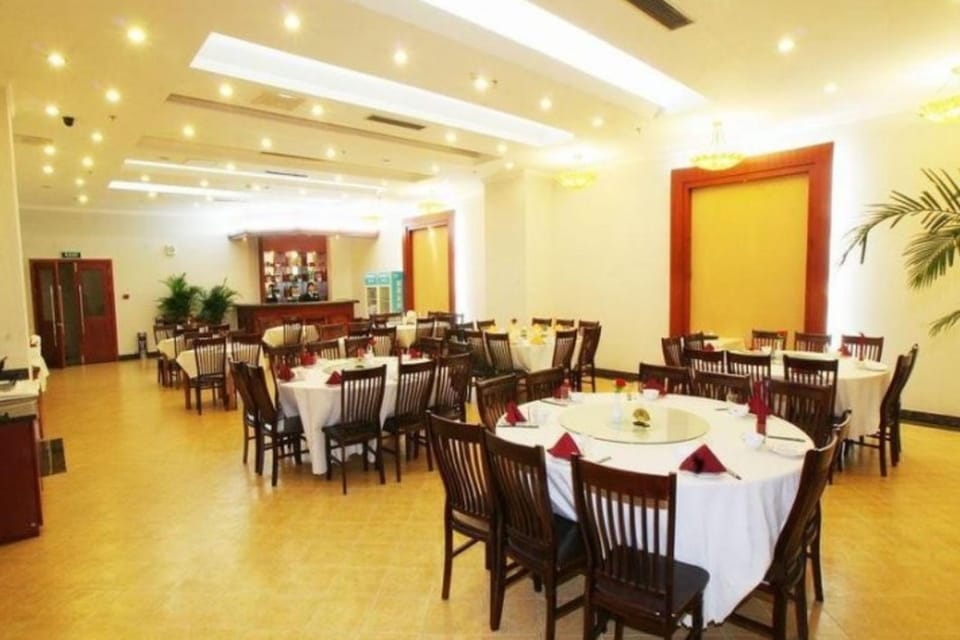 GreenTree Inn JiangSu WuXi BinHu TaiHu Pearl Development Mansion Business Hotel Hotel in Suzhou